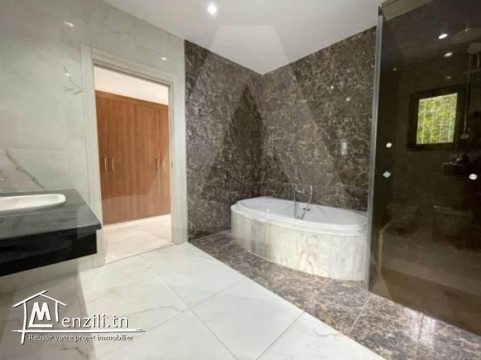 Location d'une Merveilleuse Villa à Gammarth