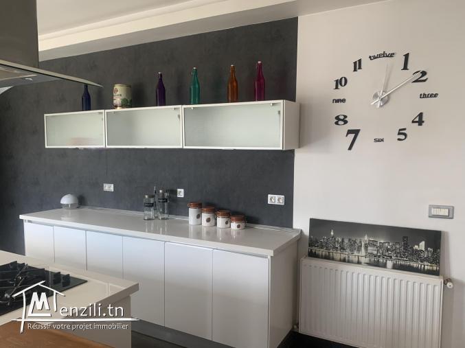 A louer S+3 meublé-E l Aouina