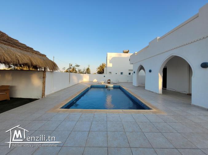 Villa S+3 avec piscine à Djerba lAghir