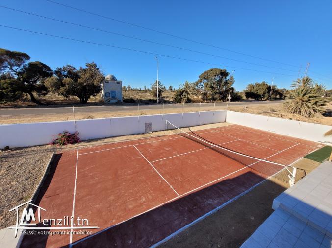 Villa S+3 avec piscine à Djerba lAghir