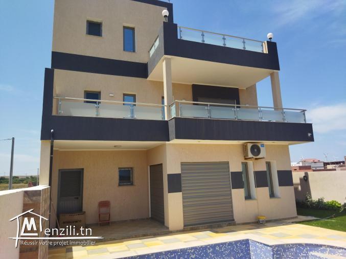 Villa ds 347m2 avec piscine a la mer el haouaria cap bon