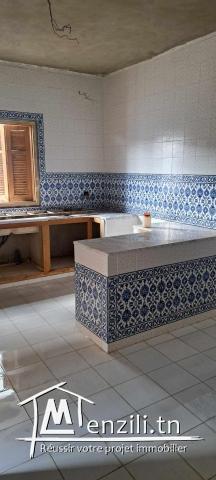 A vendre villa 3 niveaux à Radès