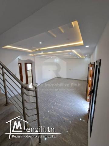 A vendre (2) villas style américaine S4 situé à hergla