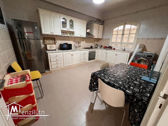 Loue étage de villa