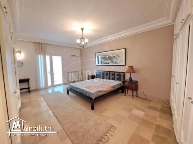 Rez de chaussée de villa avec piscine à Marsa Les pins