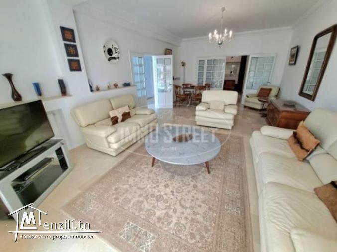 Rez de chaussée de villa avec piscine à Marsa Les pins