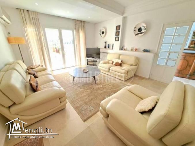 Rez de chaussée de villa avec piscine à Marsa Les pins