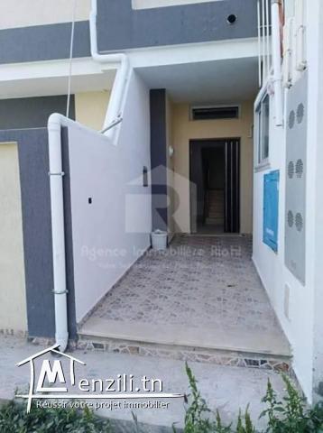 A Louer ( annuelle ) un appartement S1 situé à Chatt Meriem