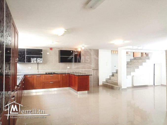 Bel étage de villa à vendre à Nabeul 51355351