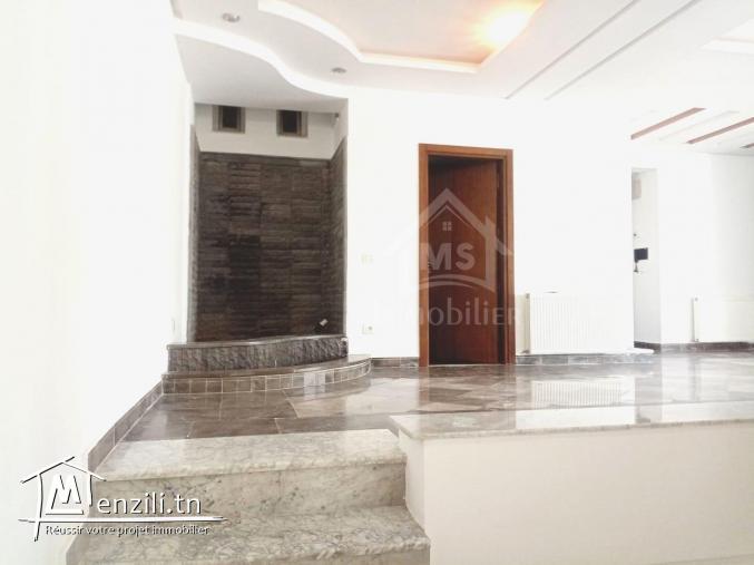 Bel étage de villa à vendre à Nabeul 51355351