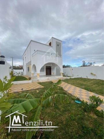 Villa S+3 toute neuve avec jardin à vendre 51355351