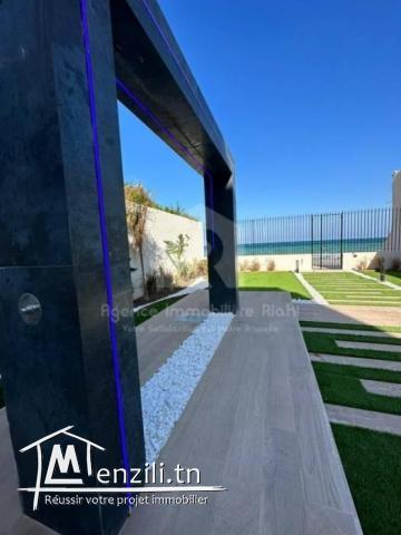 A vendre des appartements S2 S3 pied dans l'eau situé à Kantaoui directe promoteur