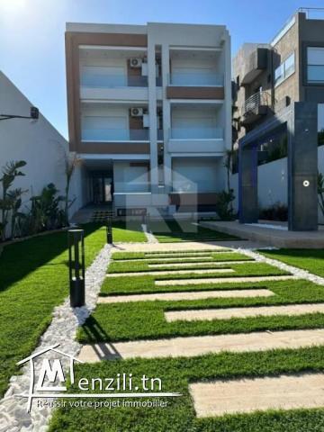 A vendre des appartements S2 S3 pied dans l'eau situé à Kantaoui directe promoteur