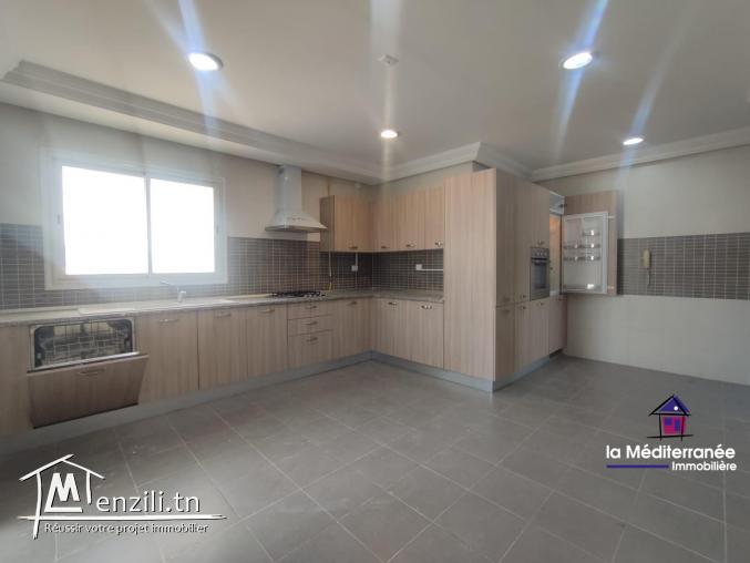 Appartement s+4 hst spacieux au lac2