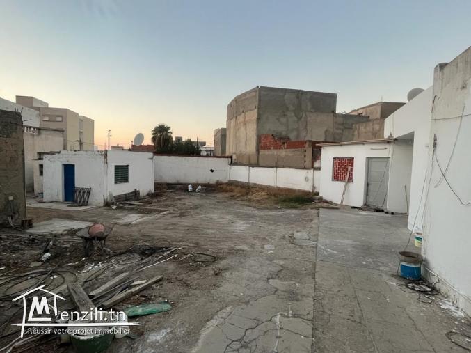 à Vendre Terrain commercial