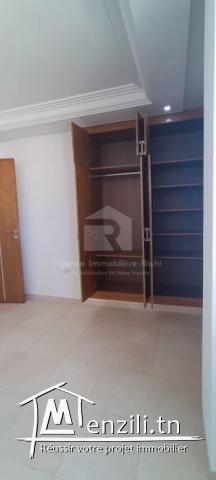 À Louer ( annuelle) un appartement S3 non meublé situé à Hammem Sousse