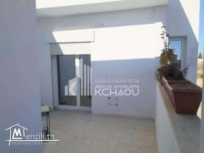 route de tunis à vendre villa