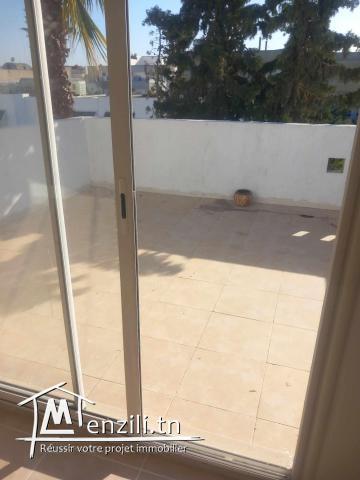 App S+3 à louer Ariana cité hedi nouira