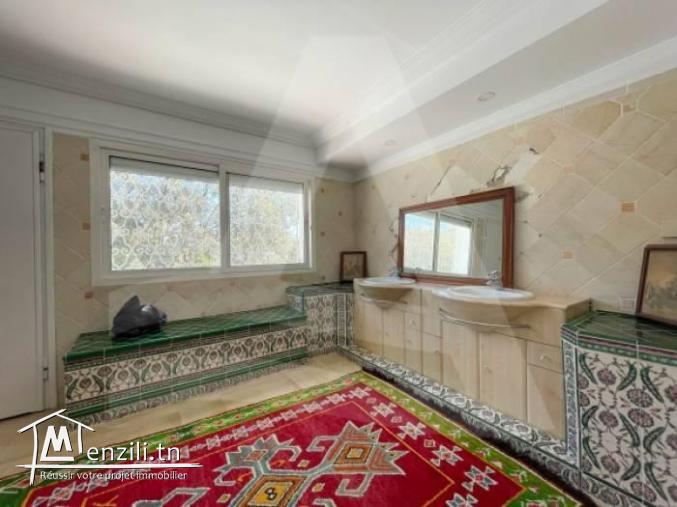 Villa meublée avec terrasse à louer à Gammarth
