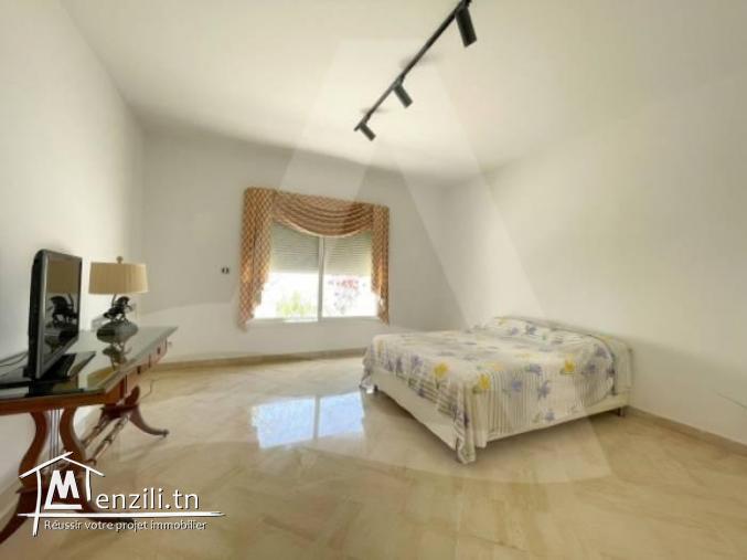 Villa meublée avec terrasse à louer à Gammarth