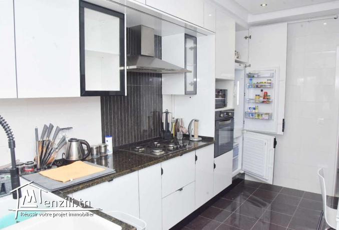 Splendide Appartement à Ennasr - 3 Chambres, Grand Salon, Parking Privé