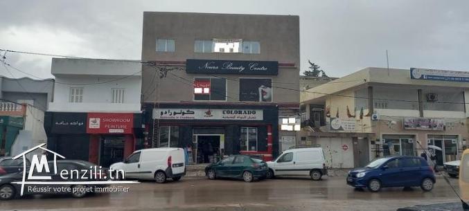 salle d'exposition et esthétique ou bureau