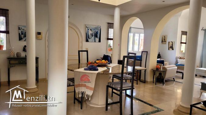 BELLE VILLA AVEC PISCINE EN ZONE TOURISTIQUE DJERBA-RÉF V623