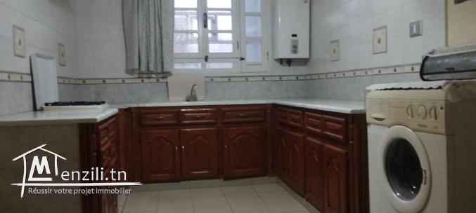 Maison à vendre – 3 appartements séparés au centre-ville de Menzel Bourguiba