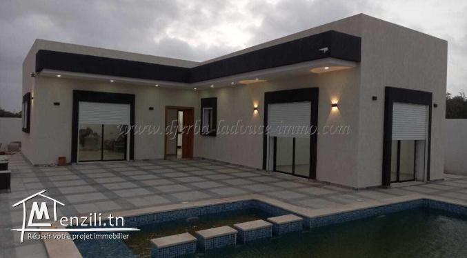 Belle Maison Avec Piscine À Vendre À Tézdaine