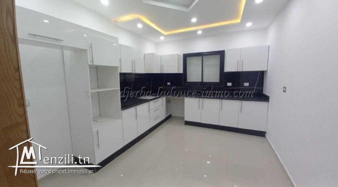 Belle Maison Avec Piscine À Vendre À Tézdaine