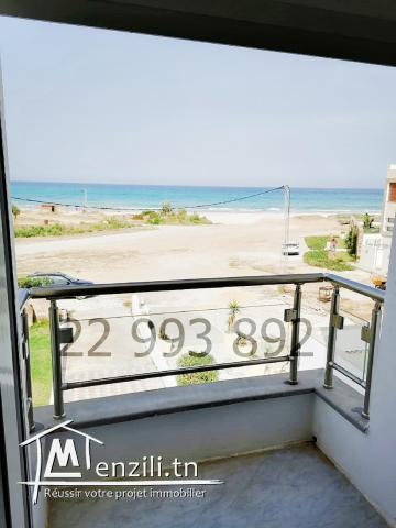 villa S+5 HAUT STANDING pied dans l’eau à kélibia ezzahra plage