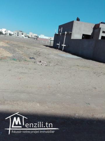un terrain de 200 m² constructible à dar allouche kélibia