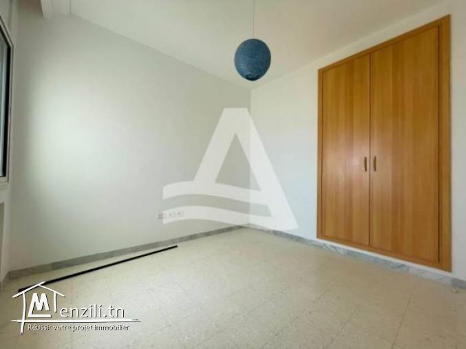 Location d'un appartement S3 vide à Gammarth