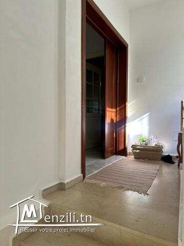 Villa à vendre meublée située à cité riadh 2 Borj cedria