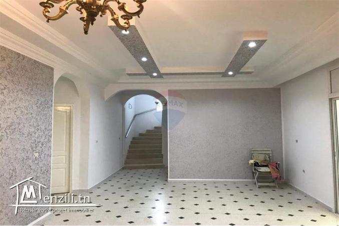 une grande villa à 100m de la plage sableuse de Dar Allouch