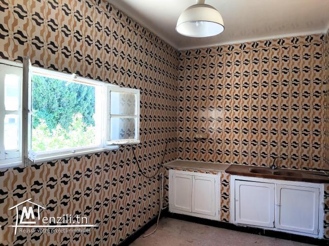 Premier étage de Villa spacieux S+5 avec une terasse à vendre à Mégrine coteaux