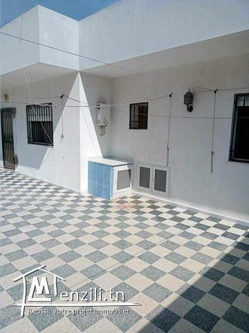 La maison bâtie sur un terrain d'une superficie de 218 m²  à kelibia