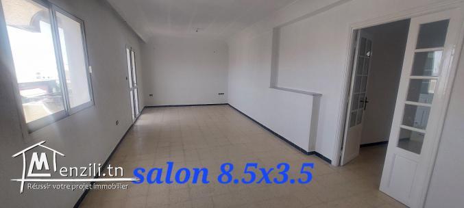 Maison à louer  rue de la république Grombalia