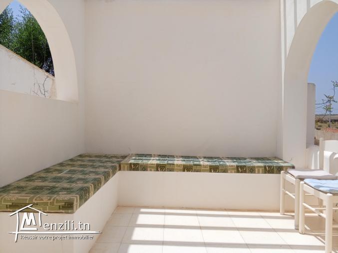 Une villa et deux appartements à Haouaria plage