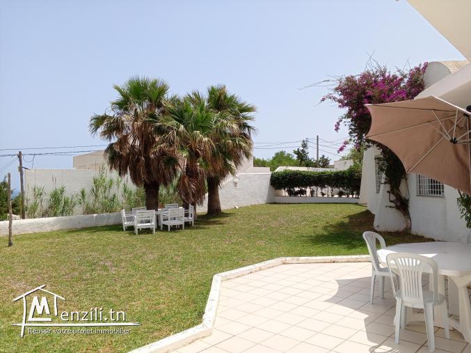 Une villa et deux appartements à Haouaria plage