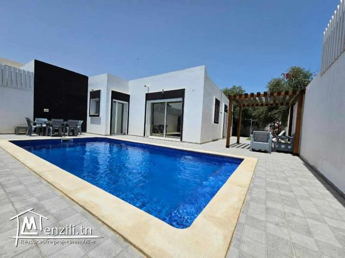 A louer superbe villa avec piscine proche de la mer à Djerba Midoun