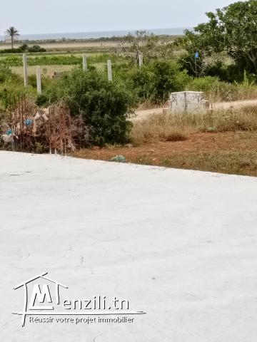 A vendre, un terrain de 300 m² à Temim House/Hoor House, avec vue sur la mer.
