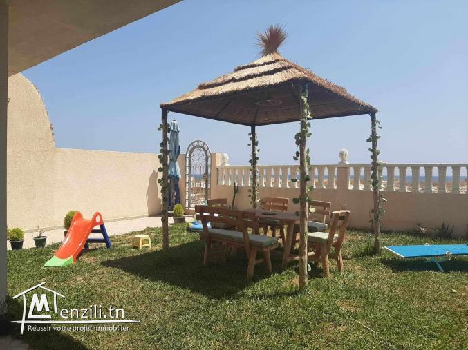 villa pièds dans l'eau à louer kélibia