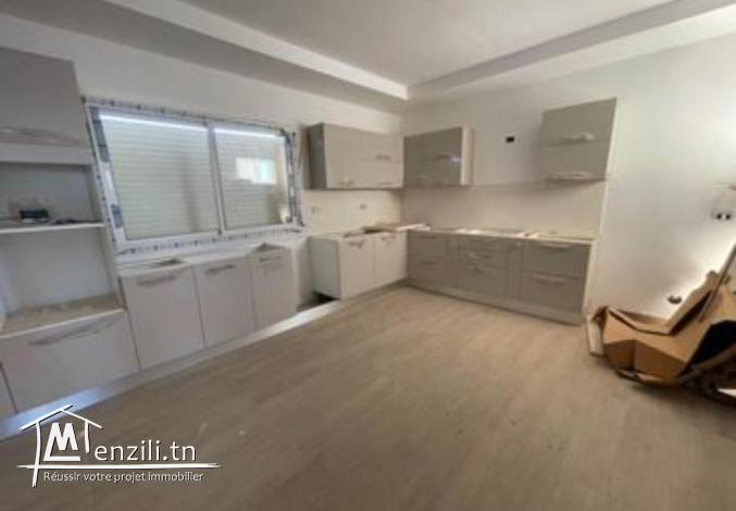 Duplex et trois appartements à vendre aux jardins d'El Menzah 2