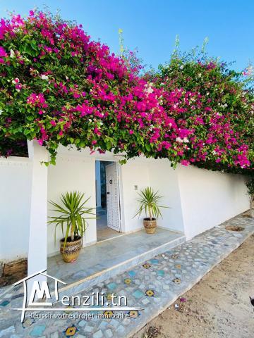 villa avec piscine à Aghir