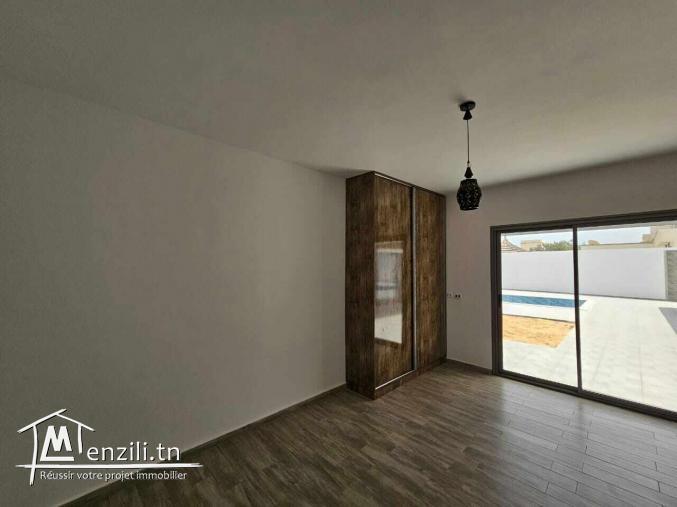 A vendre superbe villa avec piscine proche de mer à Djerba Midoun