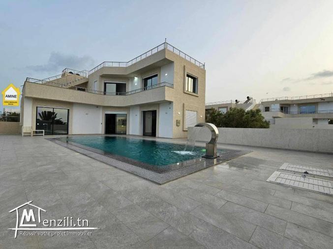 villa avec piscine meublée vue sur mer à Tezdaine Djerba pour vos vacances d’été Djerba 2024