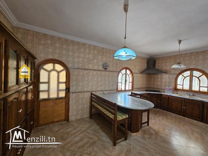 Location annuelle villa meublée avec garage à Tezdaine