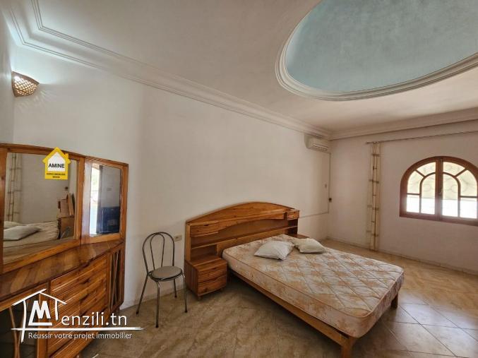 Location annuelle villa meublée avec garage à Tezdaine