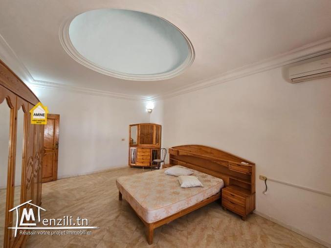 Location annuelle villa meublée avec garage à Tezdaine